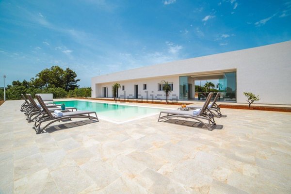 casa indipendente in vendita a Carovigno in zona Serranova