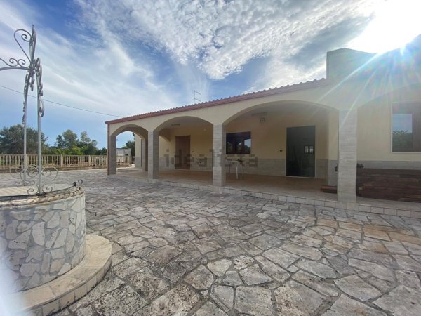 casa indipendente in vendita a Carovigno