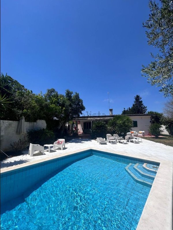 casa indipendente in vendita a Carovigno in zona Serranova