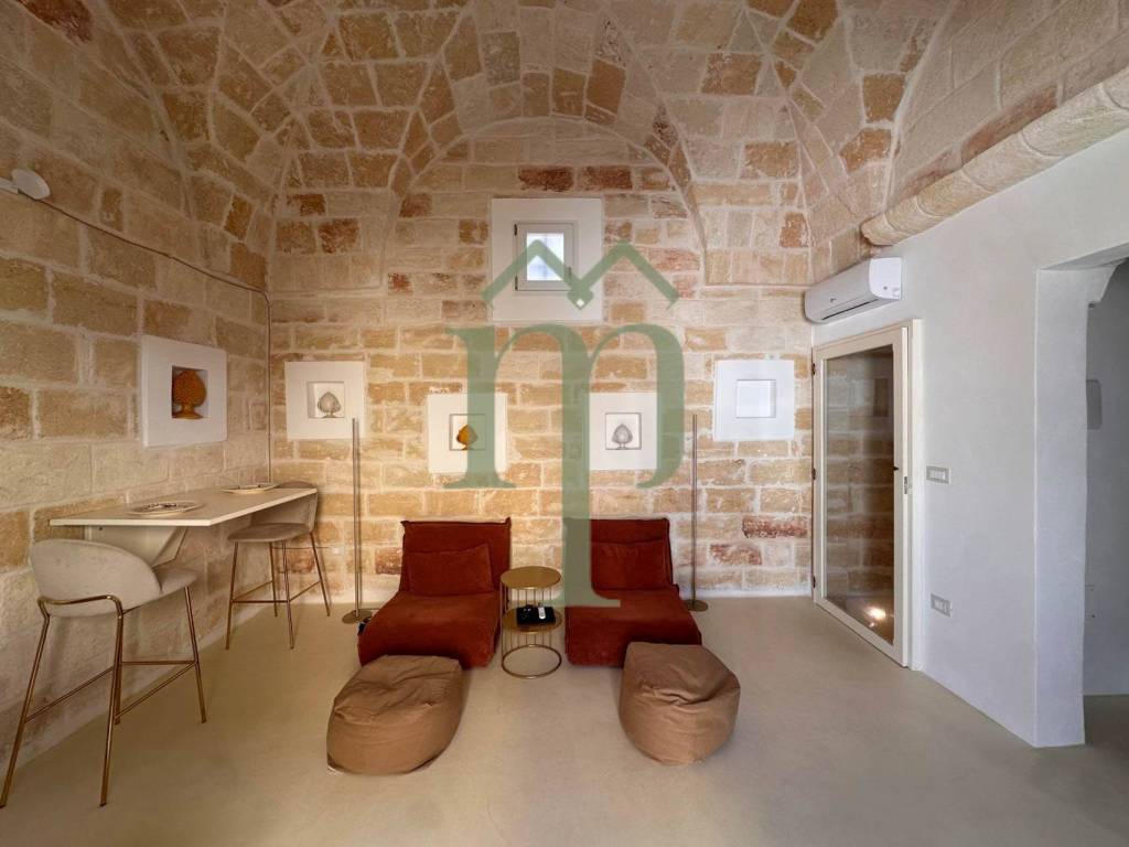 intera palazzina in vendita a Carovigno