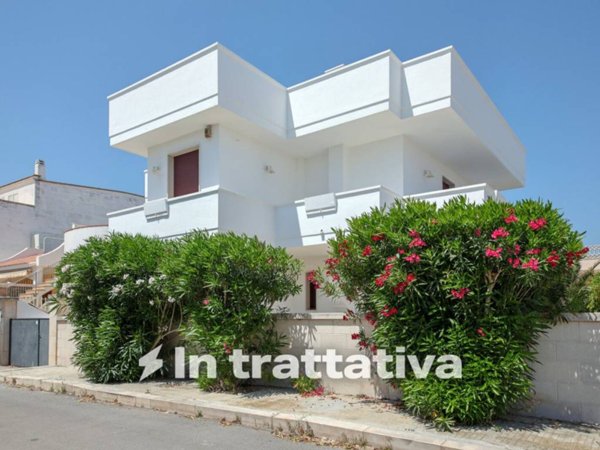 casa indipendente in vendita a Carovigno in zona Torre Santa Sabina