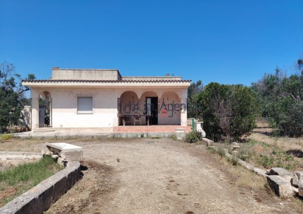 casa indipendente in vendita a Carovigno