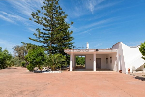 casa indipendente in vendita a Carovigno