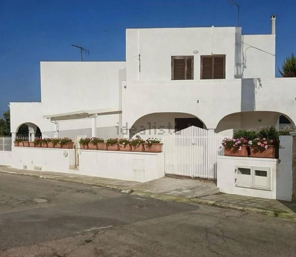 casa indipendente in vendita a Carovigno in zona Torre Santa Sabina