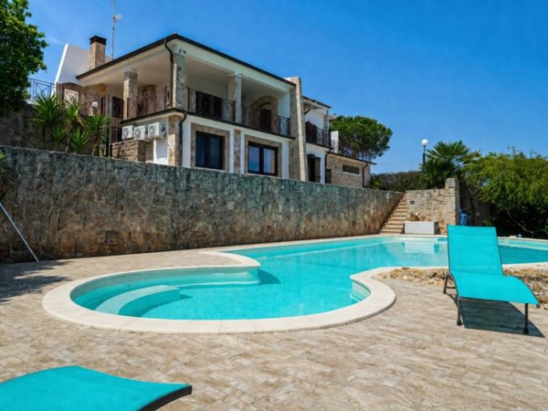 casa indipendente in vendita a Carovigno