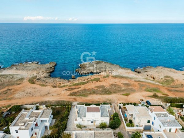 casa indipendente in vendita a Carovigno in zona Torre Santa Sabina