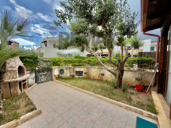 casa indipendente in vendita a Carovigno in zona Serranova