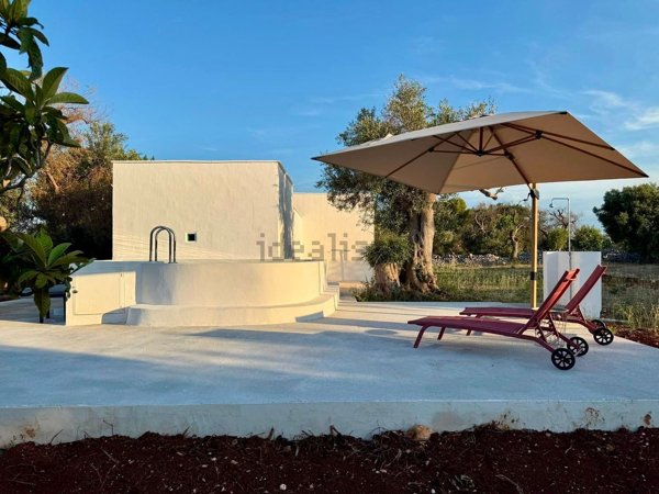 casa indipendente in vendita a Carovigno in zona Serranova