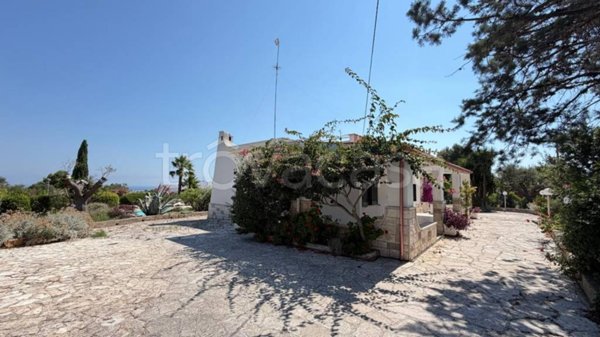 appartamento in vendita a Carovigno in zona Serranova