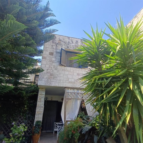 villa in vendita a Carovigno in zona Serranova