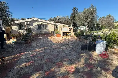 casa indipendente in vendita a Carovigno in zona Serranova