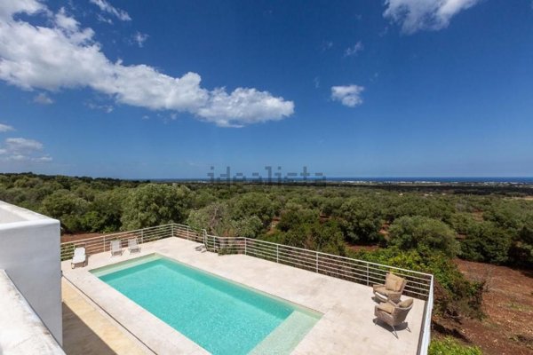 casa indipendente in vendita a Carovigno in zona Serranova