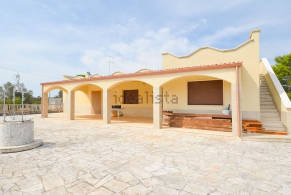 casa indipendente in vendita a Carovigno in zona Serranova