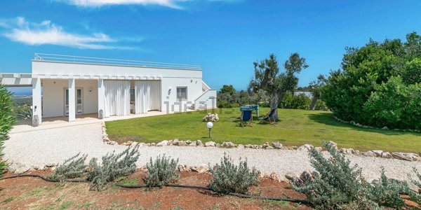 casa indipendente in vendita a Carovigno in zona Serranova