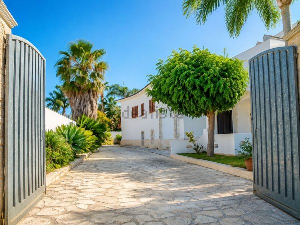 casa indipendente in vendita a Carovigno