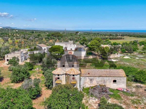 casale in vendita a Carovigno