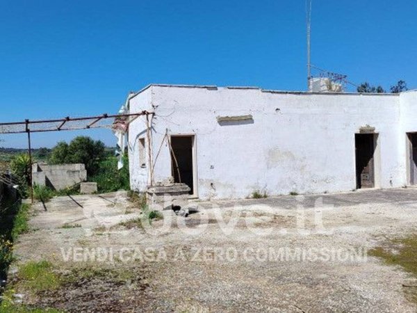 casale in vendita a Carovigno in zona Serranova