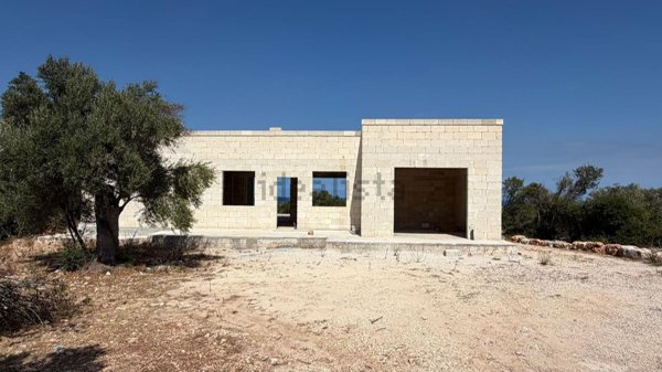 casa indipendente in vendita a Carovigno in zona Serranova
