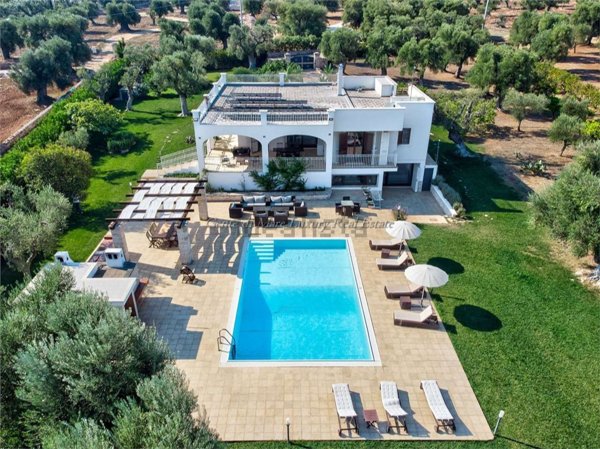 casa indipendente in vendita a Carovigno in zona Serranova