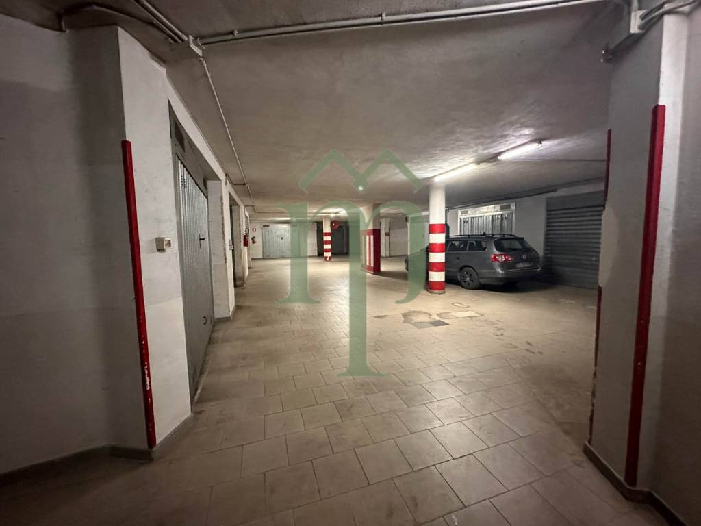 box auto in vendita a Carovigno