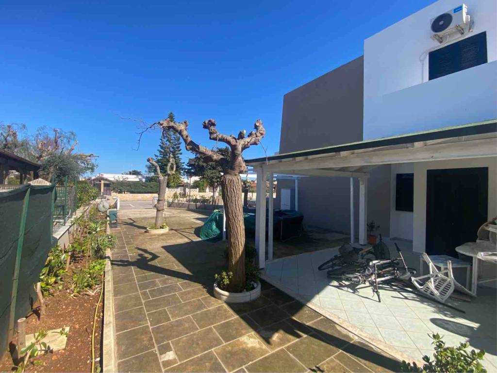 casa indipendente in vendita a Carovigno in zona Torre Santa Sabina