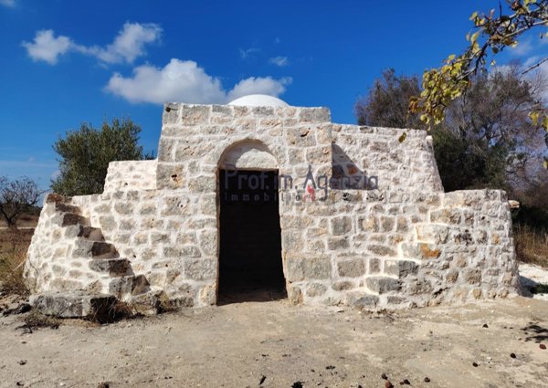 trullo in vendita a Carovigno in zona Serranova