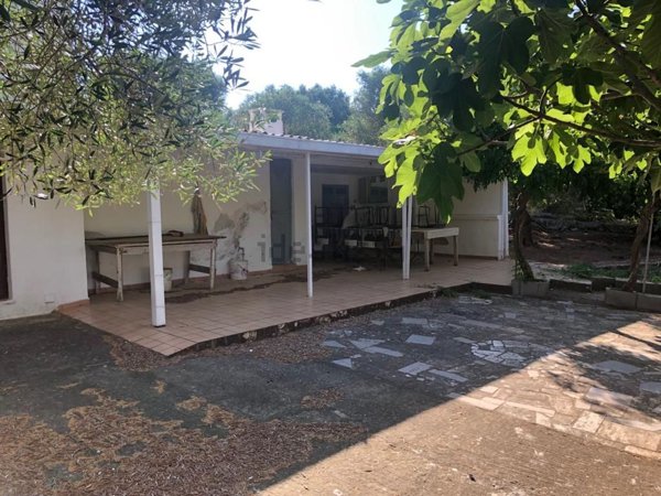 pentavano in vendita a Ceglie Messapica