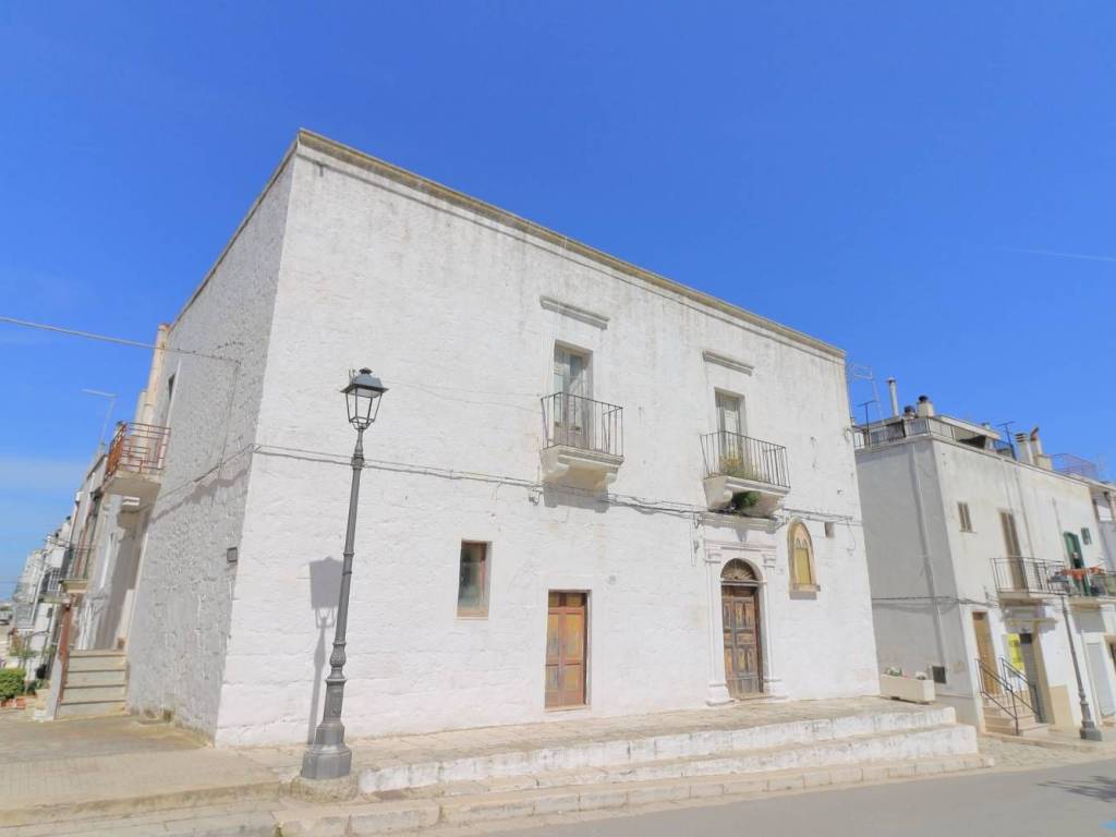 intera palazzina in vendita a Ceglie Messapica
