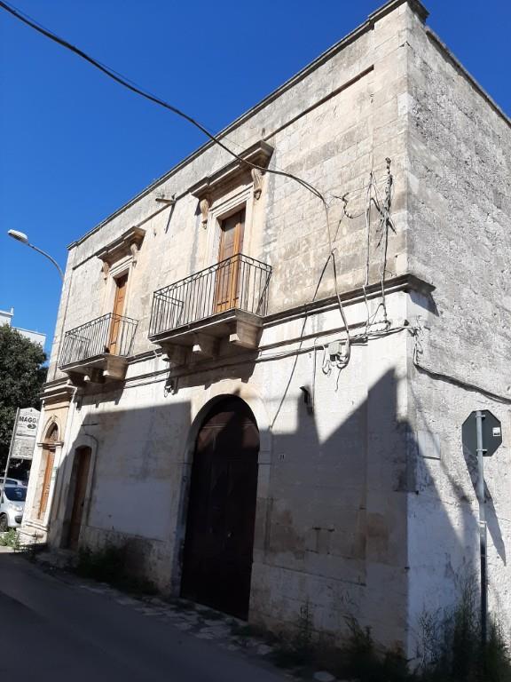 intera palazzina in vendita a Ceglie Messapica