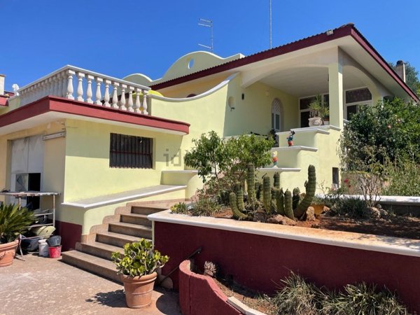 casa indipendente in vendita a Ceglie Messapica
