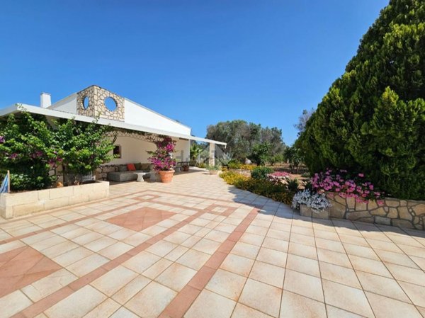 casa indipendente in vendita a Ceglie Messapica