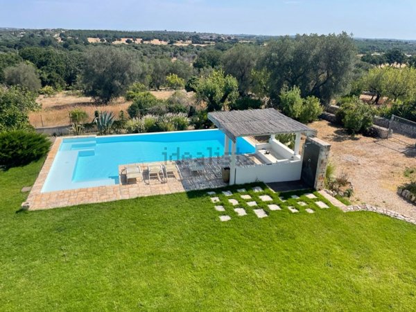 casa indipendente in vendita a Ceglie Messapica