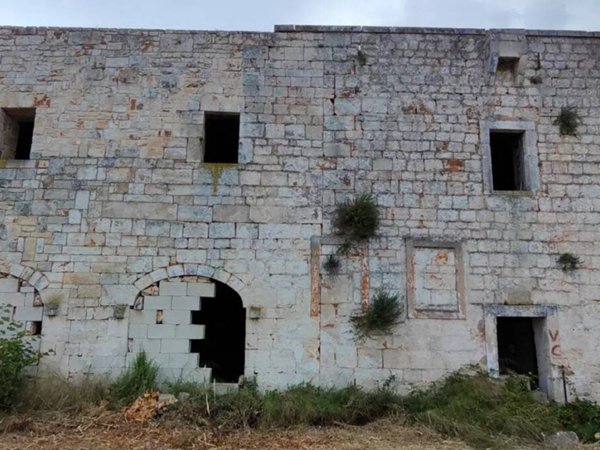 intera palazzina in vendita a Ceglie Messapica