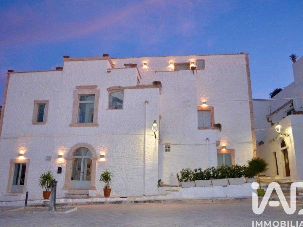 intera palazzina in vendita a Ceglie Messapica