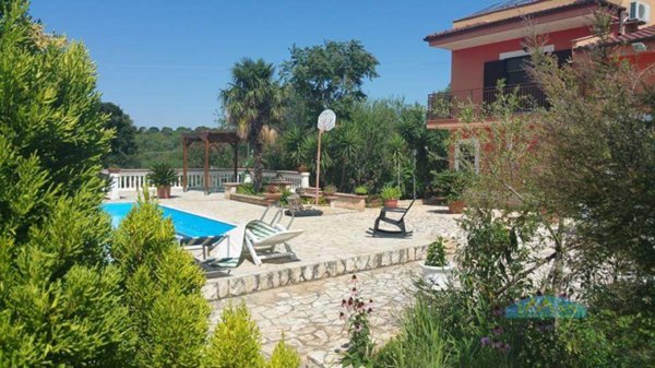 casa indipendente in vendita a Ceglie Messapica