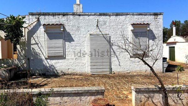 esavano in vendita a Ceglie Messapica