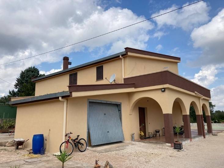 casa indipendente in vendita a Ceglie Messapica