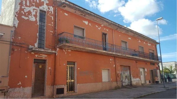 negozio in vendita a Cellino San Marco