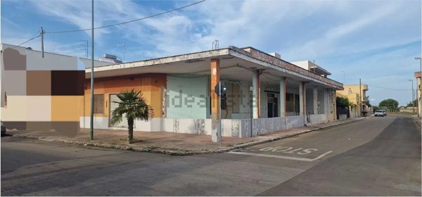 negozio in vendita a Cellino San Marco