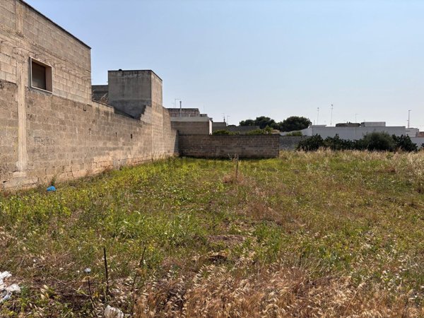 terreno edificabile in vendita a Cellino San Marco