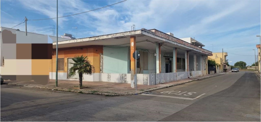 negozio in vendita a Cellino San Marco