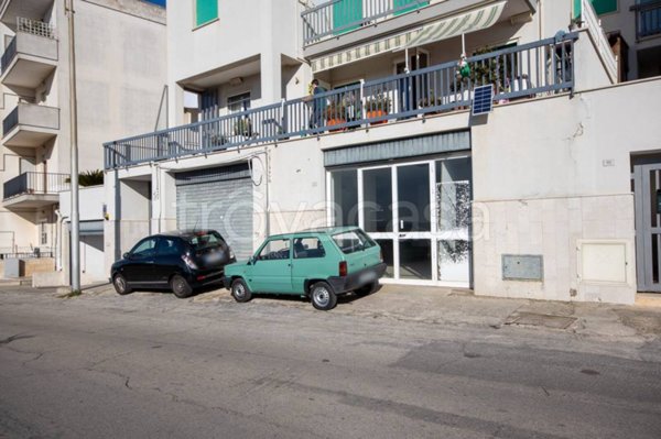 locale commerciale in vendita a Cisternino