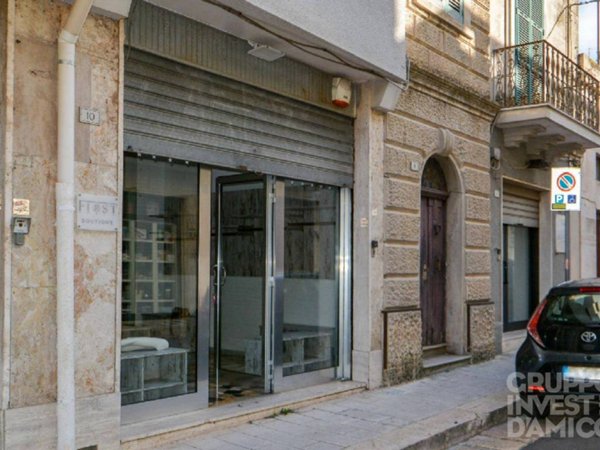 negozio in vendita a Cisternino