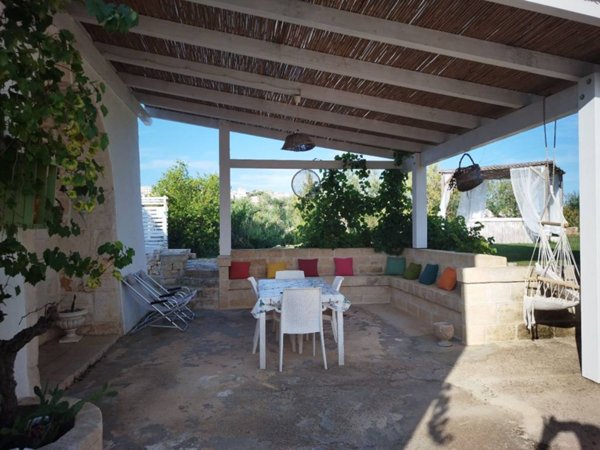 casa indipendente in vendita a Cisternino