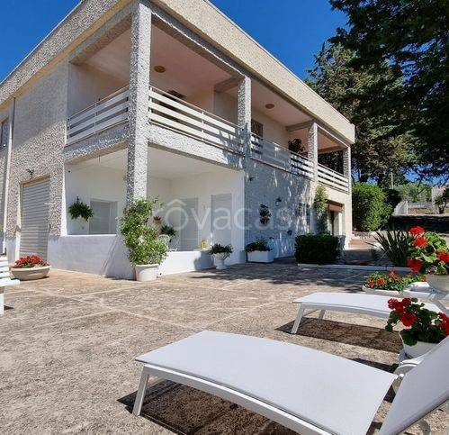 casa indipendente in vendita a Cisternino
