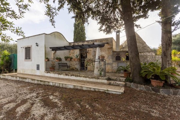 casa indipendente in vendita a Cisternino