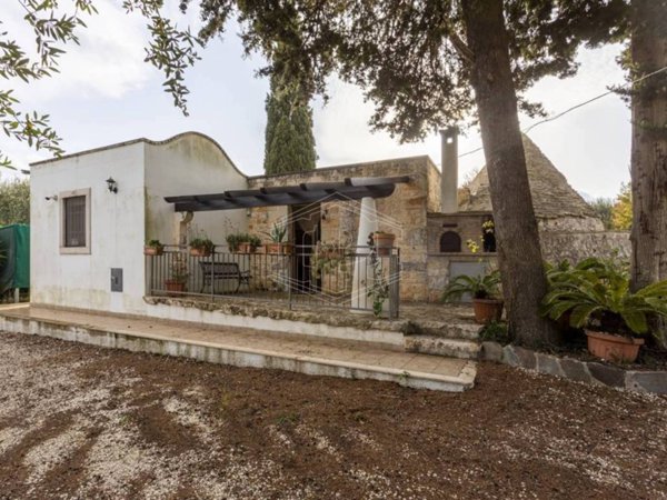 casa indipendente in vendita a Cisternino