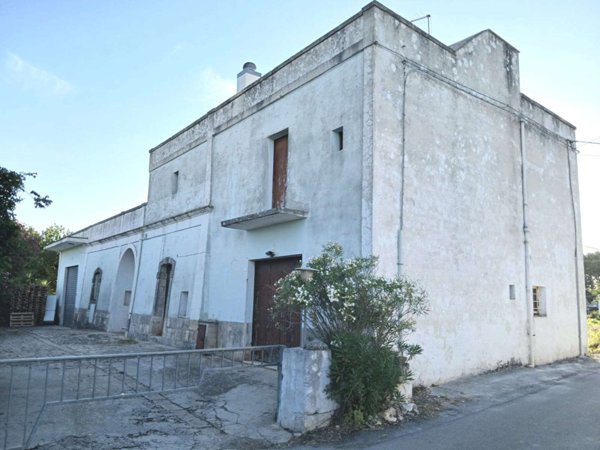 casa indipendente in vendita a Cisternino