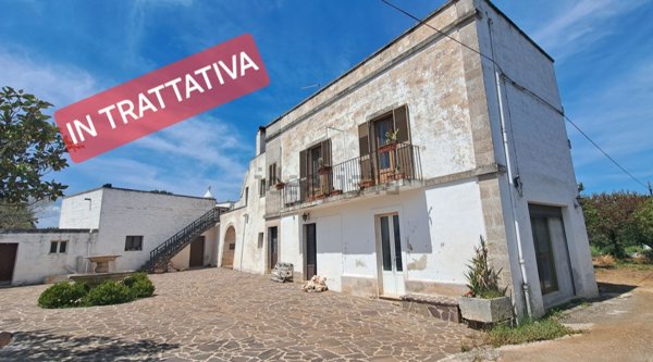 casa indipendente in vendita a Cisternino