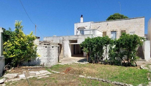 casa indipendente in vendita a Cisternino